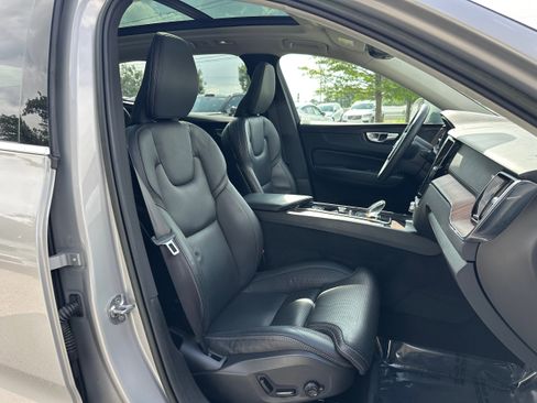 Certified 2023 Volvo XC60 B5 Ultimate w/ Climate Package image 10