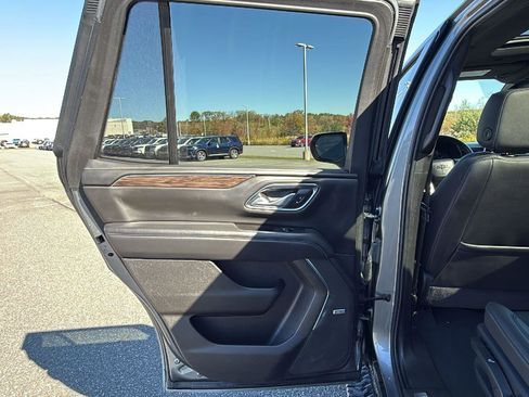 Used 2021 Chevrolet Tahoe Z71 image 24
