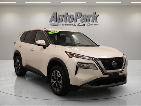 Used 2023 Nissan Rogue SV AWD/4WD image 2