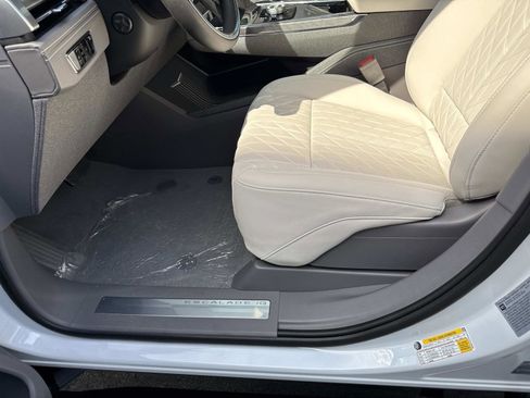 New 2026 Cadillac Escalade IQL Sport 1 w/ LPO, Floor Liner Package AWD/4WD image 21