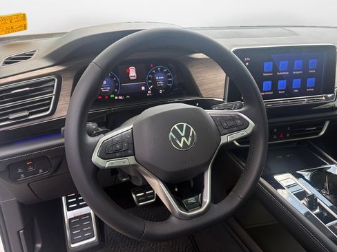 Certified 2026 Volkswagen Atlas SEL Premium R-Line AWD/4WD image 10