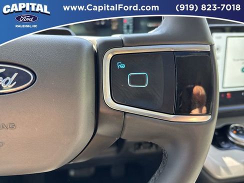 Certified 2025 Ford Expedition Active image 27