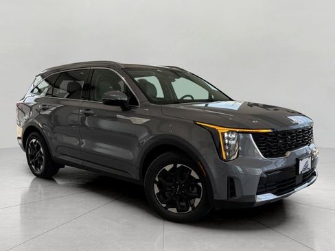 Used 2024 Kia Sorento S w/ Panoramic Sunroof Package FWD image 1