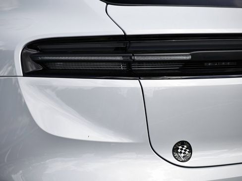 New 2025 Porsche Macan Electric image 13