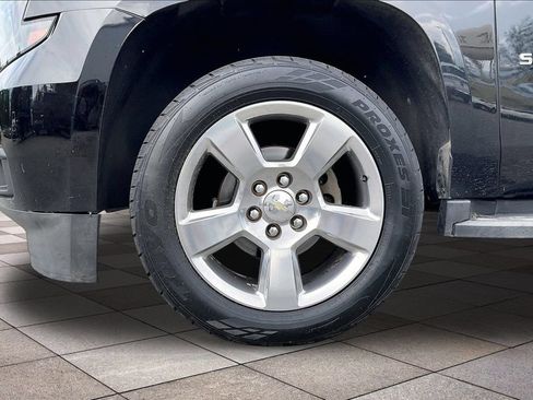 Used 2019 Chevrolet Suburban LT RWD image 9