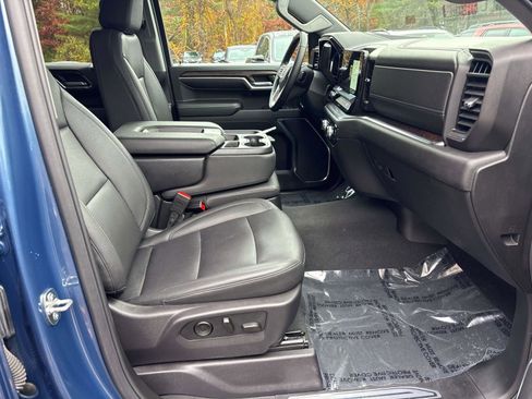 Used 2024 GMC Sierra 1500 SLT image 16