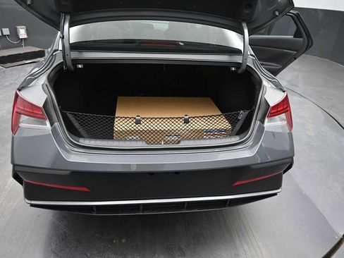 New 2026 Hyundai Elantra SEL Sport FWD image 15