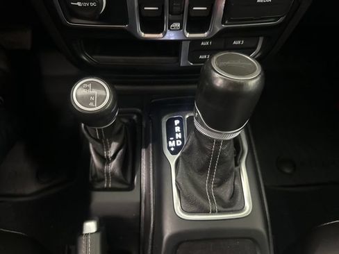 Used 2020 Jeep Gladiator Overland AWD/4WD image 16