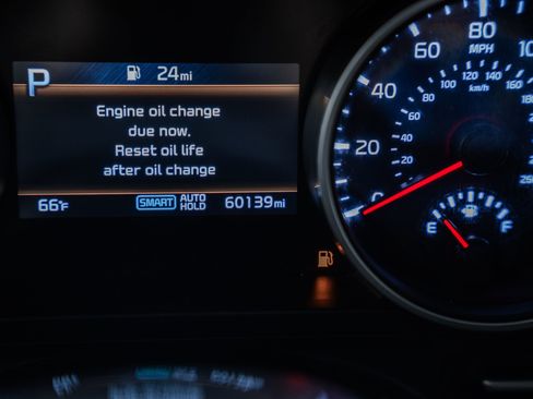 Used 2024 Kia Carnival LX image 43