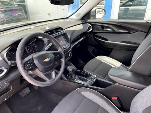 Used 2023 Chevrolet TrailBlazer LT FWD image 11