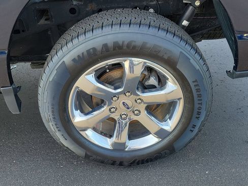 Used 2023 Ford F150 Lariat w/ Equipment Group 502A High AWD/4WD image 5