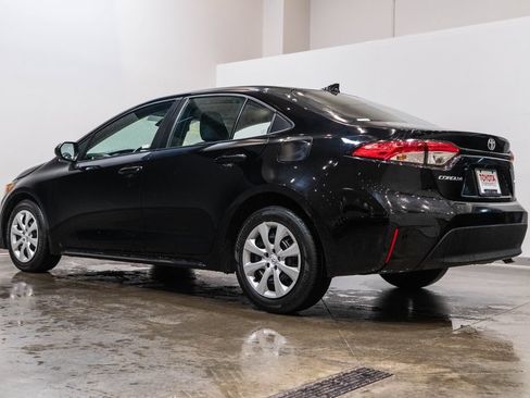 Used 2025 Toyota Corolla LE FWD image 7