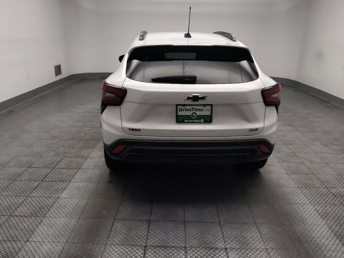 Used 2025 Chevrolet Trax RS w/ Sunroof Package FWD image 6