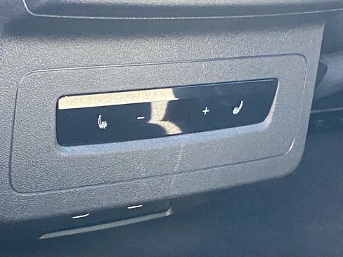 Used 2025 Audi Q6 e-tron Premium Plus w/ Premium Plus image 22