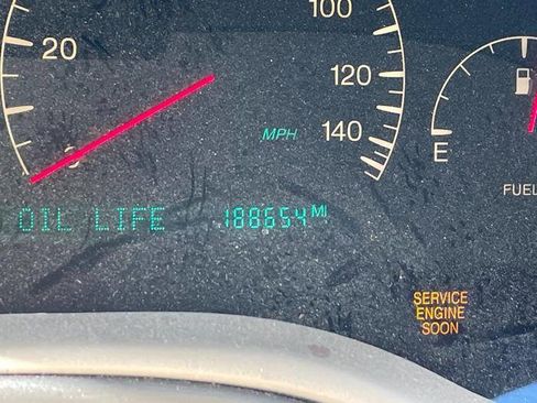 Used 1999 Cadillac Seville SLS w/ Personalization Pkg image 37