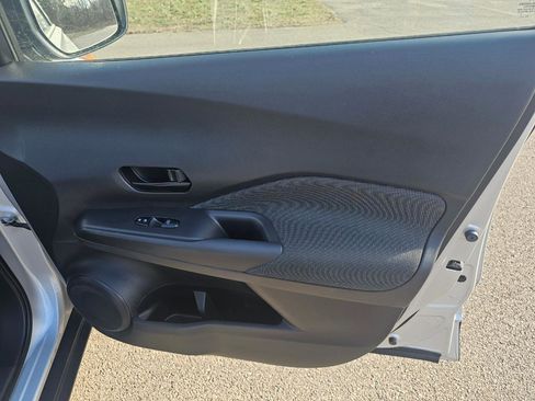 Used 2020 Nissan Kicks S image 16