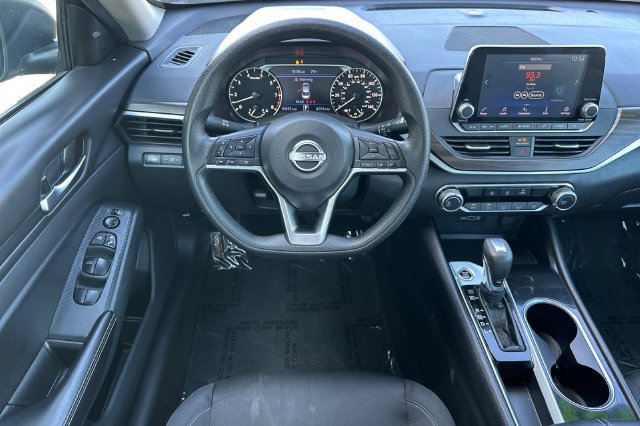 Used 2024 Nissan Altima 2.5 SV FWD image 16