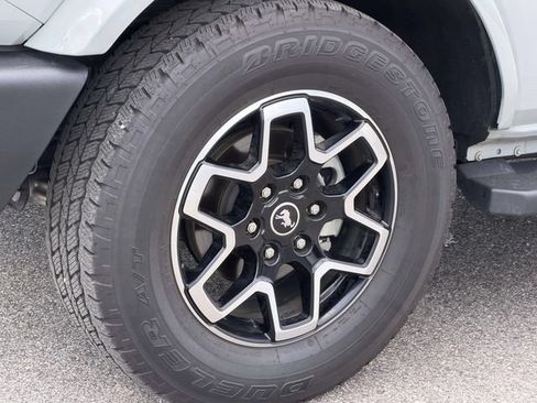 Used 2024 Ford Bronco Outer Banks AWD/4WD image 13
