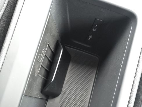 New 2026 Volkswagen Tiguan SE R-Line image 25