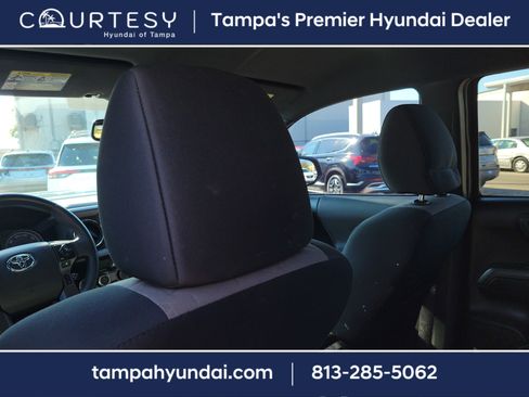 Used 2022 Toyota Tacoma TRD Sport image 11