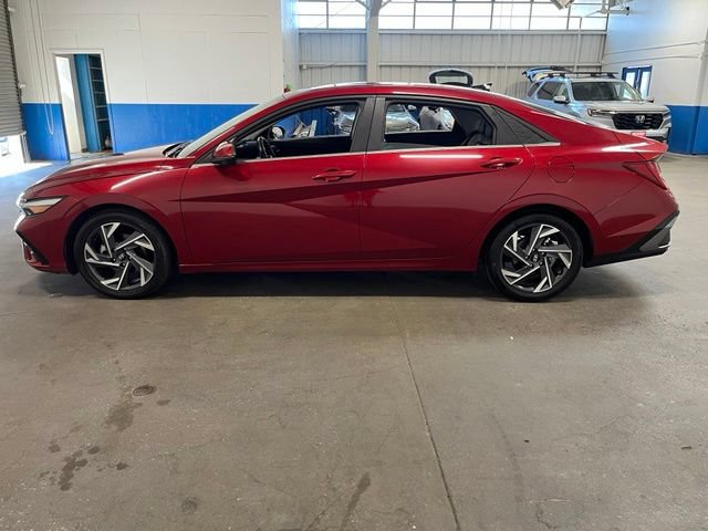 Used 2024 Hyundai Elantra Limited FWD image 6