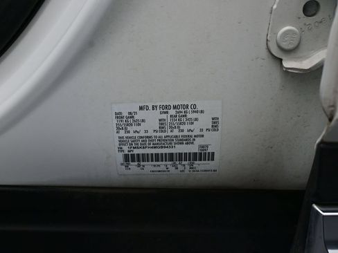 Used 2021 Ford Explorer Limited w/ Equipment Group 301A AWD/4WD image 24
