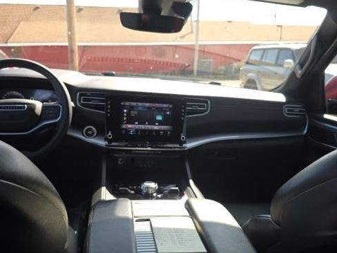 Used 2022 Jeep Wagoneer Series II AWD/4WD image 21