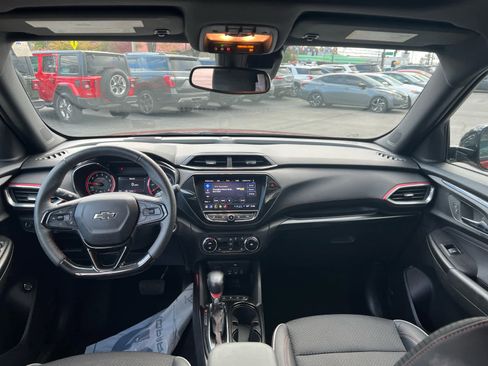 Used 2023 Chevrolet TrailBlazer RS w/ Sun and Liftgate Package image 13