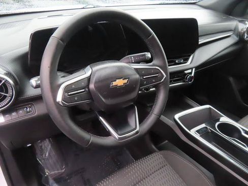 Used 2025 Chevrolet Equinox LT AWD/4WD image 15