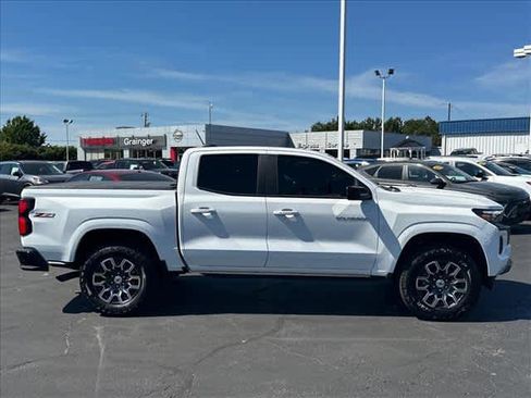 Used 2024 Chevrolet Colorado Z71 w/ Z71 Convenience Package 2 AWD/4WD image 2