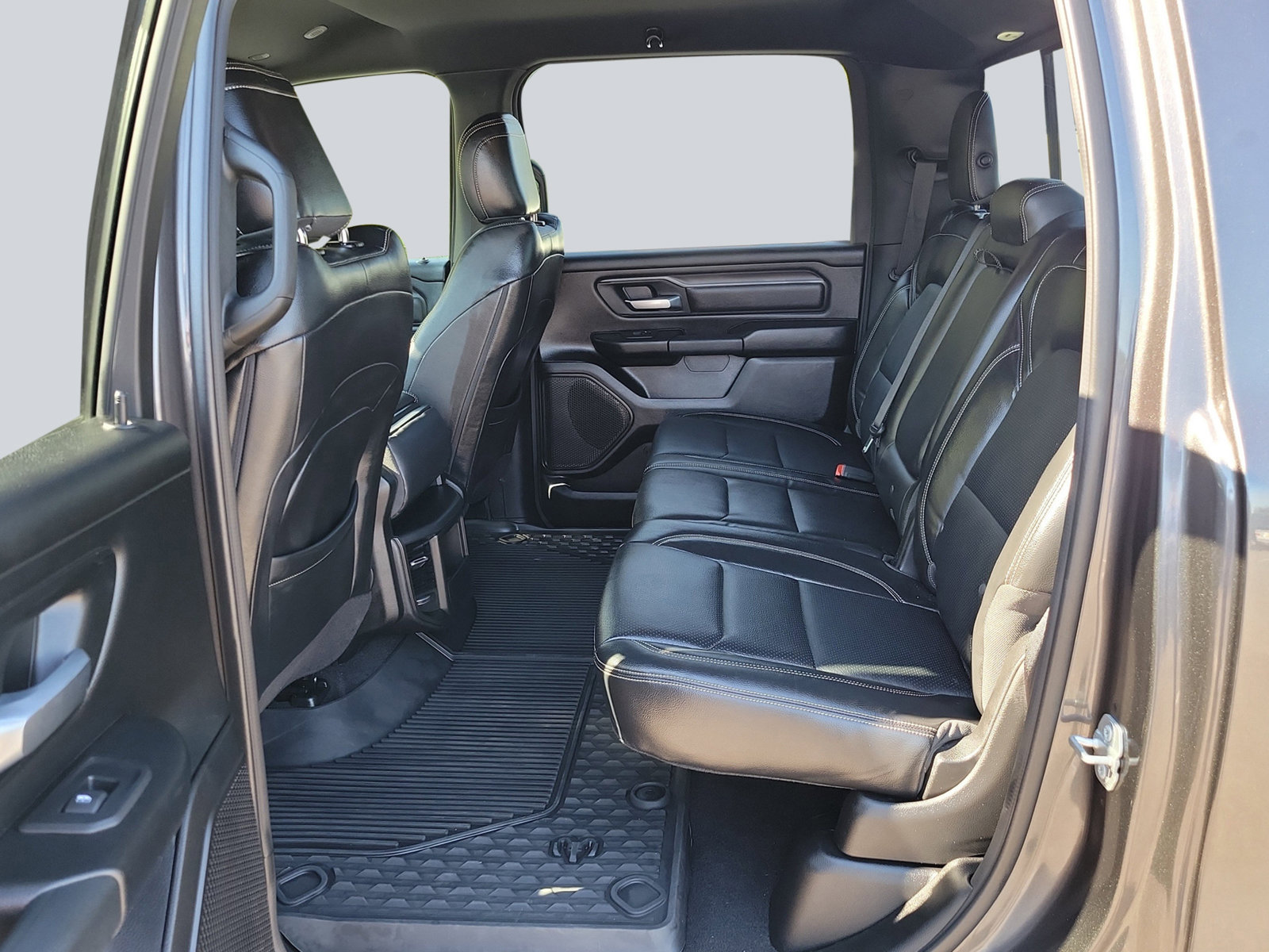 Used 2025 RAM 1500 Warlock AWD/4WD image 26