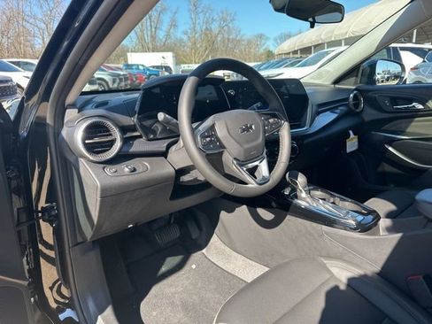 New 2026 Chevrolet Trax ACTIV w/ Sunroof Package FWD image 13