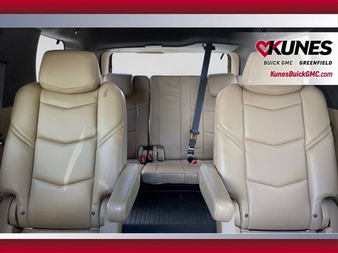 Used 2020 Cadillac Escalade Platinum AWD/4WD image 14
