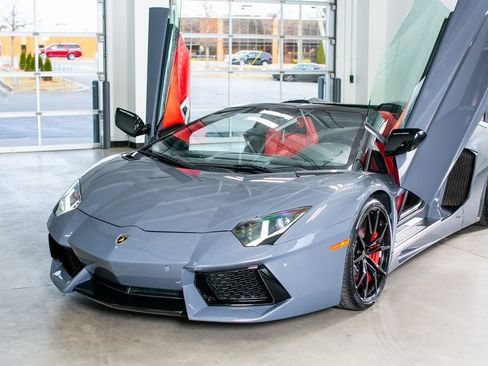 Used 2013 Lamborghini Aventador LP 700-4 image 13