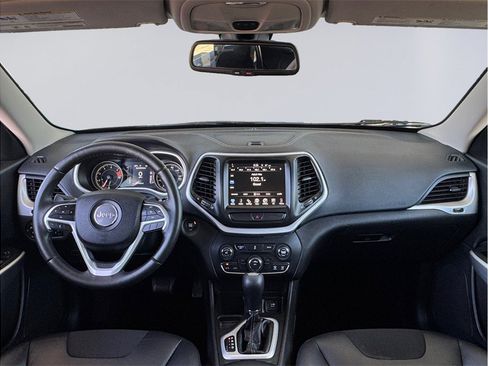 Used 2018 Jeep Cherokee Latitude Plus FWD image 22