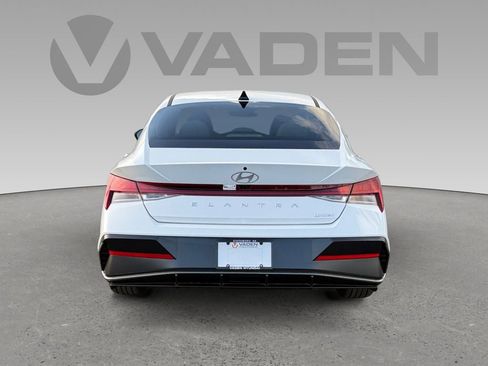 New 2026 Hyundai Elantra Limited FWD image 23
