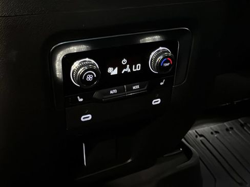 Used 2024 GMC Yukon AT4 w/ AT4 Premium Package AWD/4WD image 19