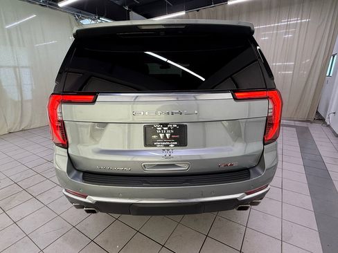 Certified 2025 GMC Yukon Denali AWD/4WD image 8