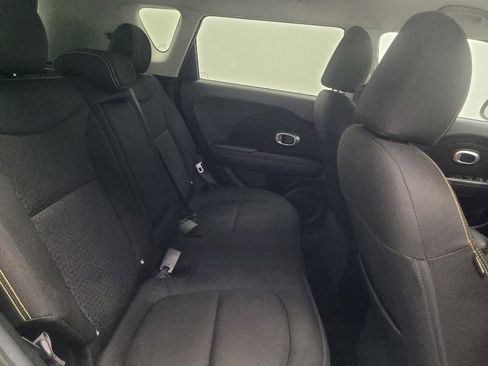 Used 2015 Kia Soul + FWD image 19