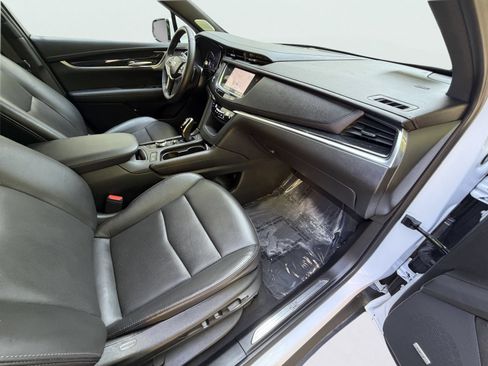 Used 2025 Cadillac XT5 Premium Luxury AWD/4WD image 33