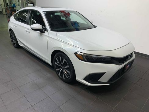 Used 2022 Honda Civic EX-L image 2