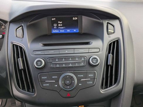 Used 2015 Ford Focus SE w/ SE Ecoboost Package image 25