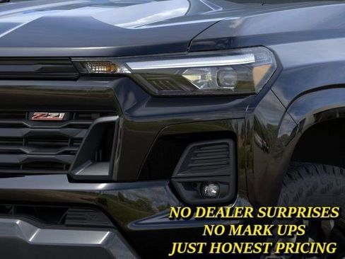 New 2026 Chevrolet Colorado Z71 w/ Midnight Edition image 10