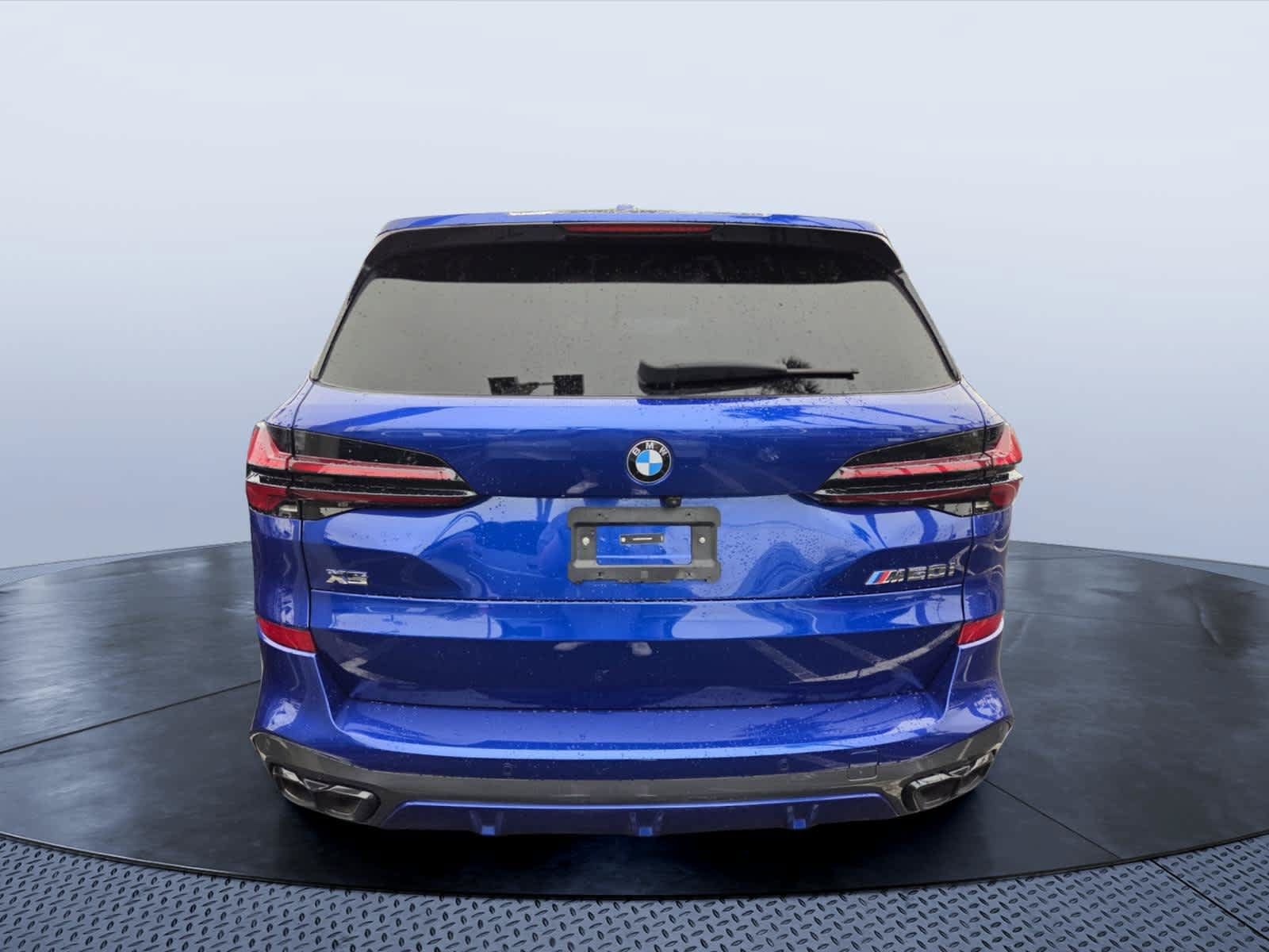 Used 2024 BMW X5 M60i AWD/4WD image 3