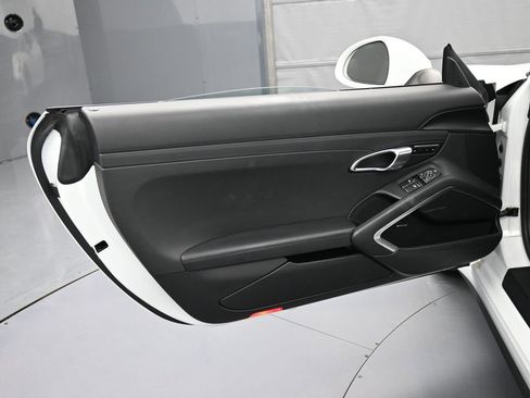 Certified 2019 Porsche 911 Targa 4 image 16