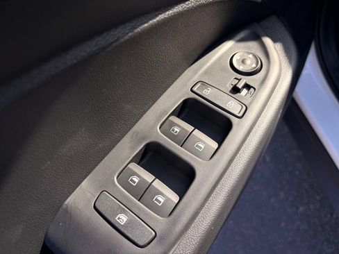 New 2026 Hyundai Venue SE FWD image 12