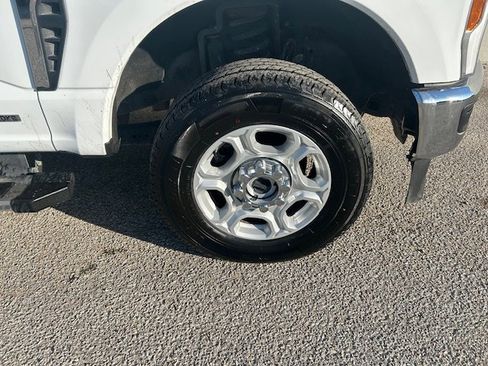 Certified 2025 Ford F250 XLT image 4