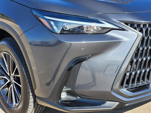Used 2025 Lexus NX 250 FWD w/ Premium Package image 6