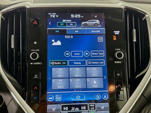 Used 2023 Subaru Ascent Premium w/ Convenience Package image 17