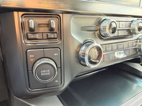 Used 2025 Ford F250 Lariat AWD/4WD image 31